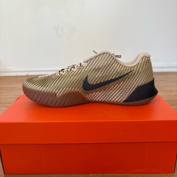 M ZOOM VAPOR 11 HC PRM Sanddrift/Metallic Gold NIKE Tennis Shoe Mens Trainer S 9 - Picture 14 of 16